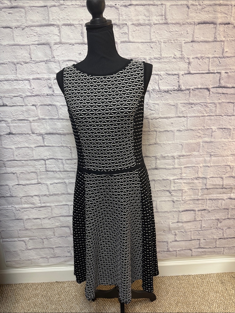 Alfani Black & White Sleeveless Patterned Fit-and-Flare Midi Dress